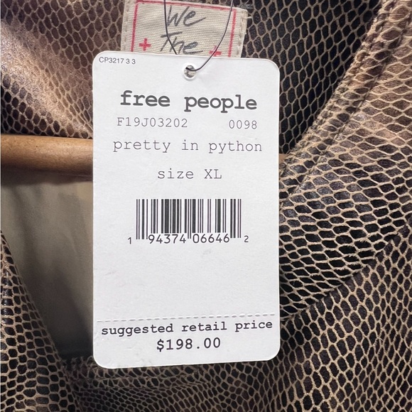 Free People Moto Style Jacket Pretty In Python NWT XL - Picture 3 of 6